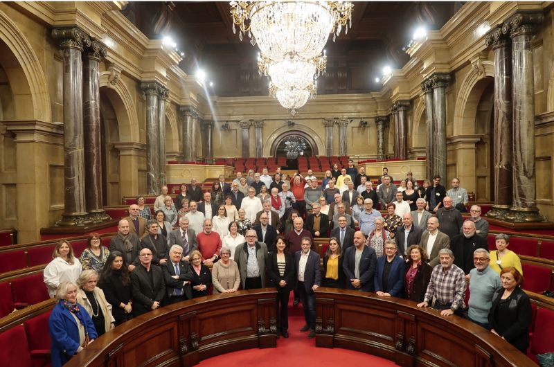  La presidenta del Parlament rep un centenar de representants d’ateneus amb motiu dels 40anys de la FAC